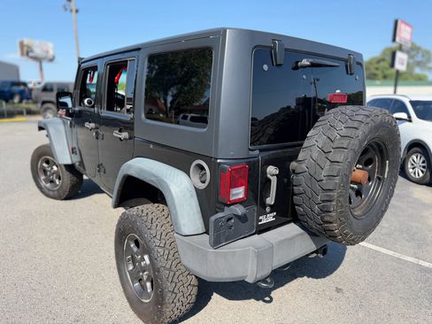 Used 2015 Jeep Wrangler Unlimited Rubicon AWD/4WD image 22