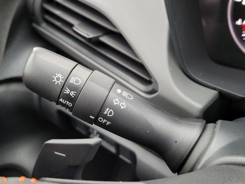 Certified 2025 Subaru Crosstrek 2.5i Limited w/ Crosstrek Mirror Package image 32