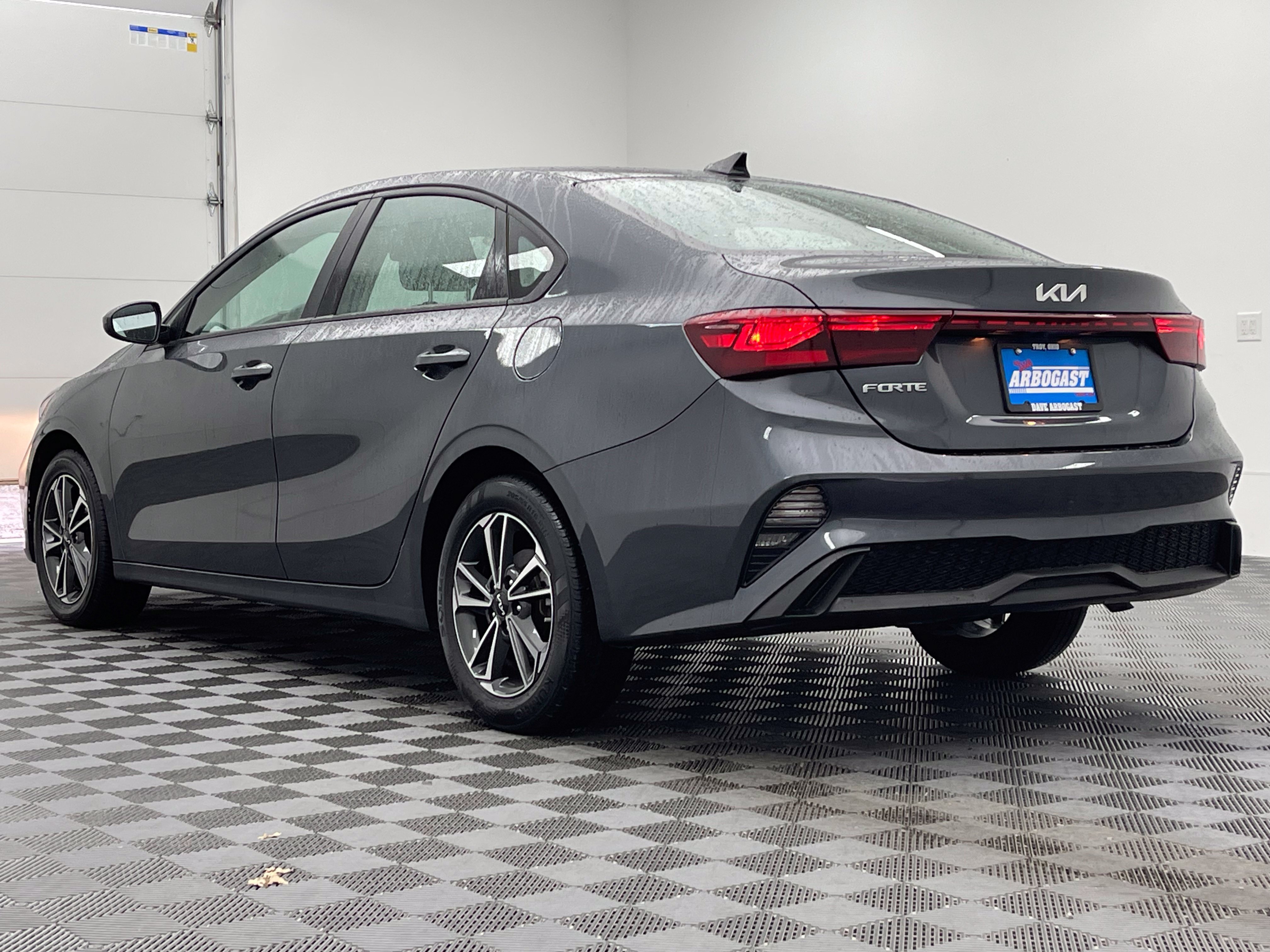 Used 2024 Kia Forte LXS FWD image 9