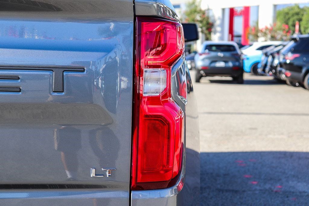 Used 2021 Chevrolet Silverado 1500 LT Trail Boss w/ Bed Protection Package AWD/4WD image 9