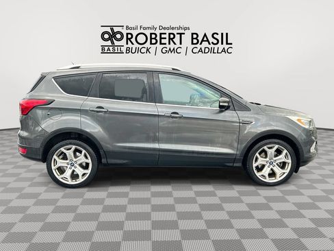 Used 2019 Ford Escape Titanium AWD/4WD image 9