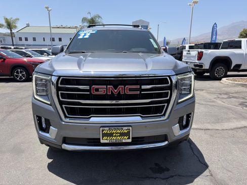 Used 2022 GMC Yukon SLT w/ SLT Premium Package AWD/4WD image 3
