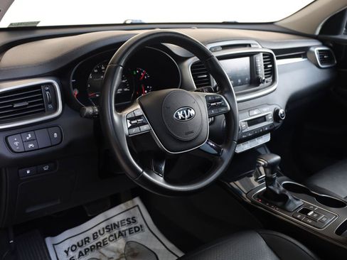 Used 2019 Kia Sorento EX AWD/4WD image 16