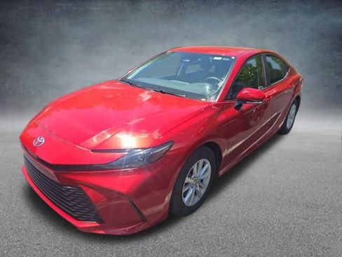 Used 2025 Toyota Camry LE FWD image 2