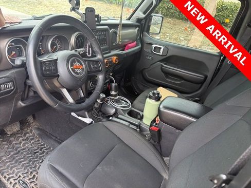 Used 2018 Jeep Wrangler Unlimited Sport S image 11