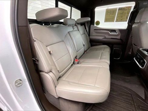Used 2022 GMC Sierra 1500 SLT w/ SLT Premium Plus Package AWD/4WD image 18