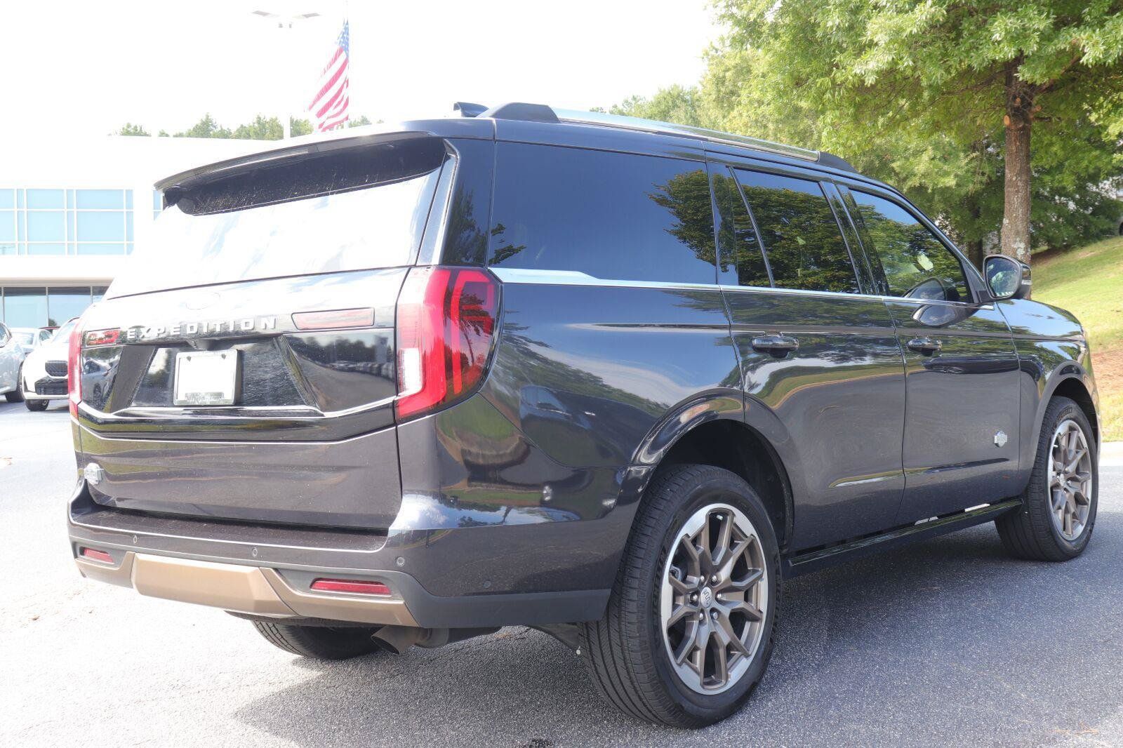 Used 2025 Ford Expedition King Ranch AWD/4WD image 6