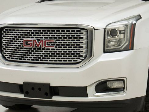 Used 2016 GMC Yukon Denali w/ Open Road Package AWD/4WD image 10