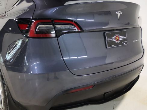 Used 2022 Tesla Model Y Long Range AWD/4WD image 64