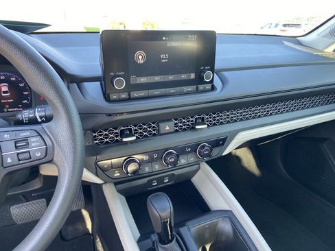 Used 2023 Honda Accord EX image 38
