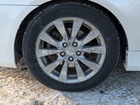 Used 2011 Toyota Avalon Limited image 15