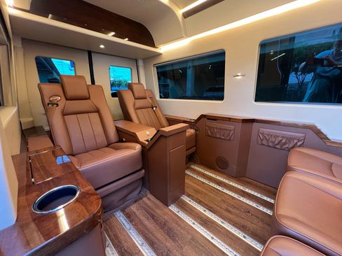 Used 2019 Mercedes-Benz Sprinter 144 image 24