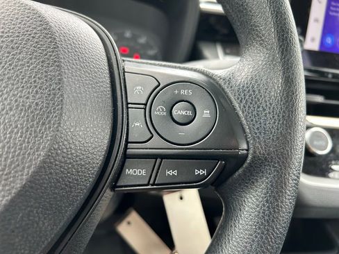 Used 2024 Toyota Corolla LE image 18