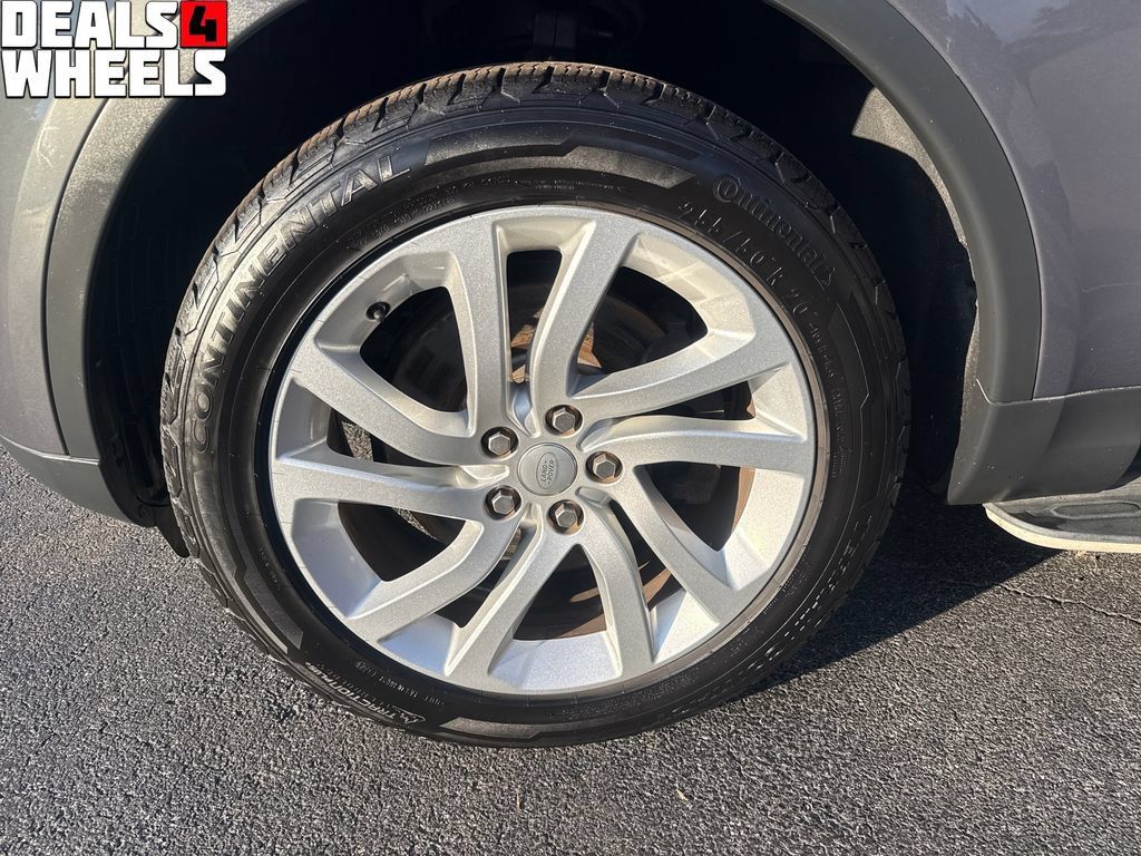 Used 2017 Land Rover Discovery HSE AWD/4WD image 21