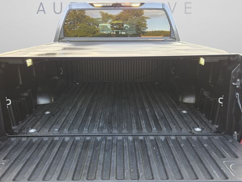 Used 2023 Toyota Tundra Platinum AWD/4WD image 17