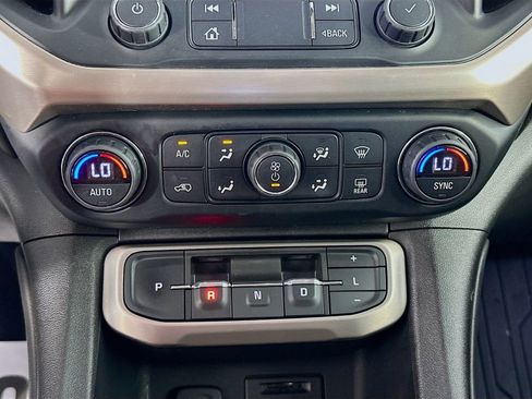 Used 2020 GMC Acadia Denali w/ Trailering Package AWD/4WD image 16