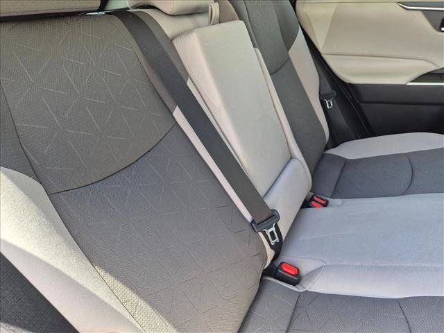 Used 2020 Toyota RAV4 XLE w/ Convenience Package AWD/4WD image 17