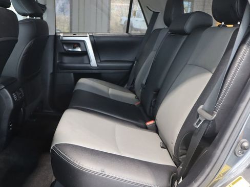 Used 2018 Toyota 4Runner SR5 Premium image 14