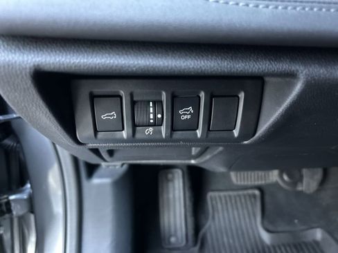 Certified 2022 Subaru Outback Touring AWD/4WD image 17