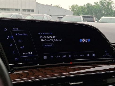 Certified 2023 Cadillac Escalade ESV Sport Platinum AWD/4WD image 29