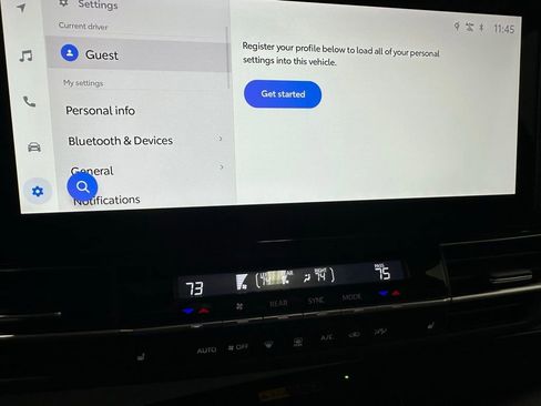 Used 2025 Toyota Sienna XLE image 36