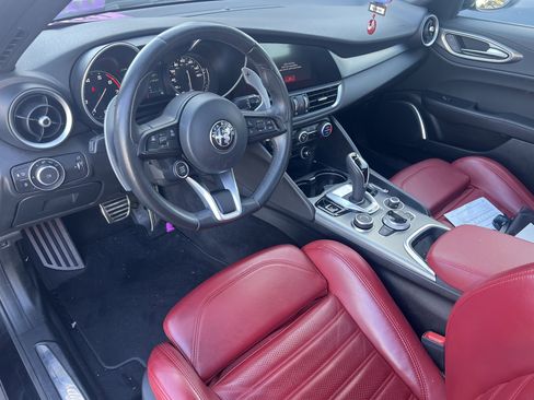 Used 2022 Alfa Romeo Giulia Veloce image 6