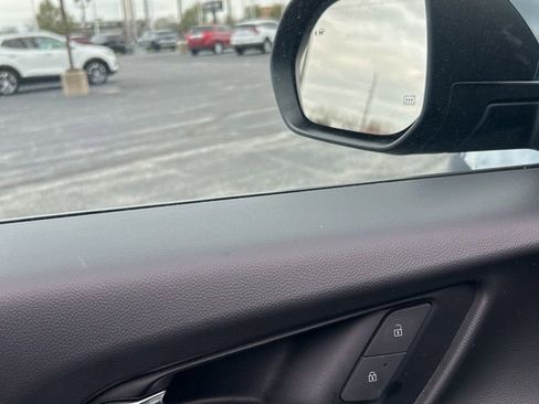 Used 2025 Chevrolet Equinox LT w/ Convenience Package II image 28