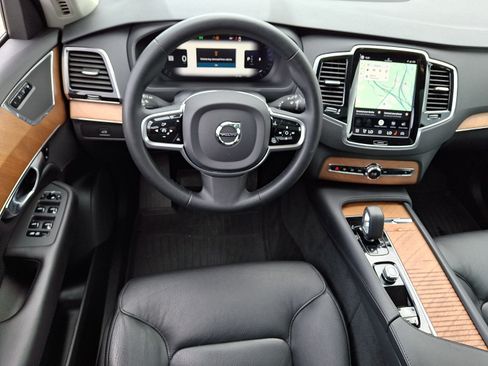 Certified 2023 Volvo XC90 B6 Plus w/ Protection Package Premier AWD/4WD image 12