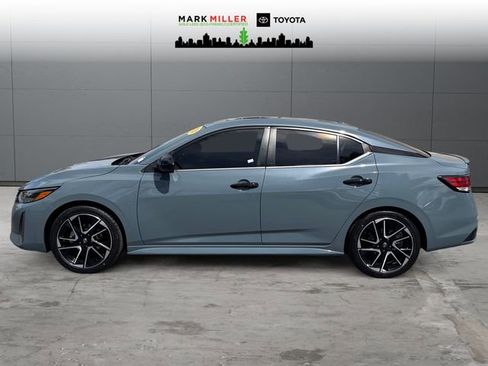 Used 2024 Nissan Sentra SR w/ SR Premium Package image 2