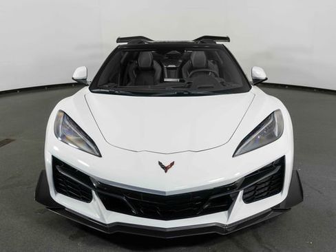 Used 2025 Chevrolet Corvette Z06 w/ Z07 Performance Package image 3