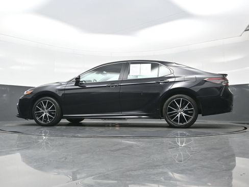 Used 2024 Toyota Camry SE FWD image 28