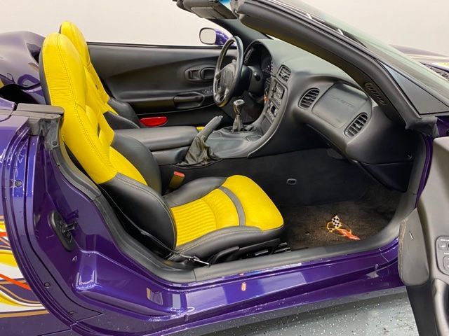 Used 1998 Chevrolet Corvette Convertible w/ Memory Pkg RWD image 13