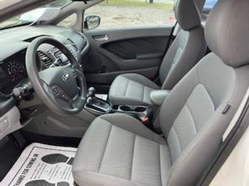 Used 2017 Kia Forte LX image 15