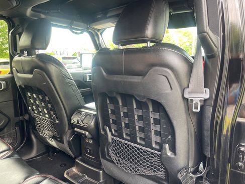 Used 2020 Jeep Wrangler Unlimited Rubicon w/ Dual Top Group AWD/4WD image 21