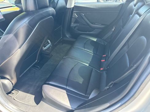Used 2018 Tesla Model 3 RWD image 15