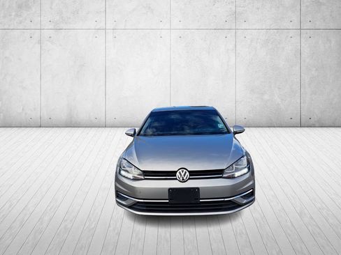 Used 2019 Volkswagen Golf S image 2