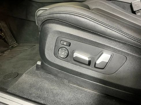 Used 2022 BMW X7 xDrive40i AWD/4WD image 16
