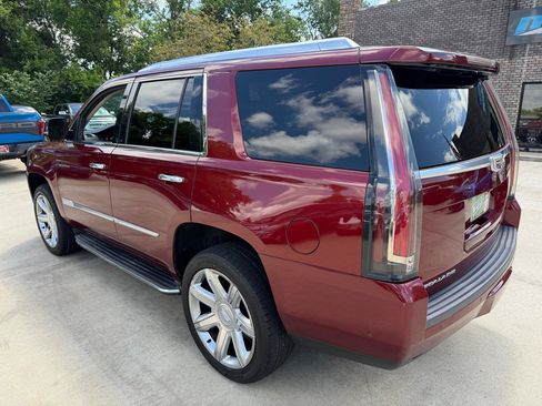 Used 2019 Cadillac Escalade Luxury RWD image 7