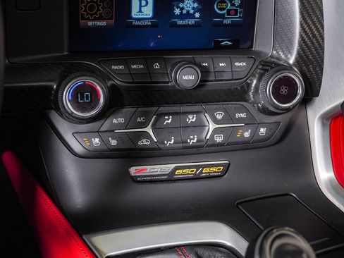 Used 2016 Chevrolet Corvette Z06 w/ 3LZ Preferred Equipment Group RWD image 30