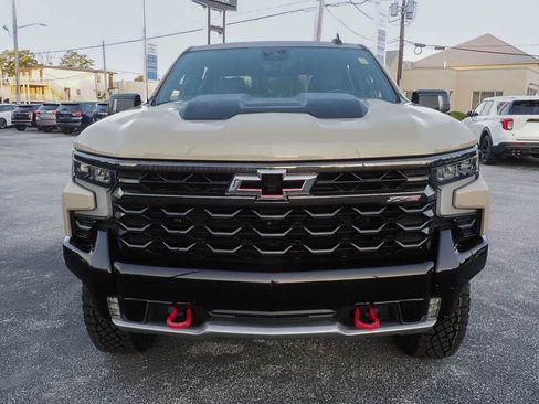 Used 2022 Chevrolet Silverado 1500 ZR2 w/ Technology Package AWD/4WD image 2