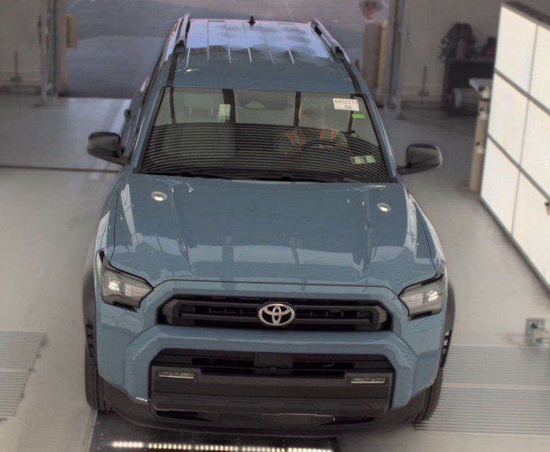 Used 2026 Toyota 4Runner SR5 AWD/4WD image 2