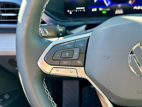 New 2024 Volkswagen Taos SE image 28