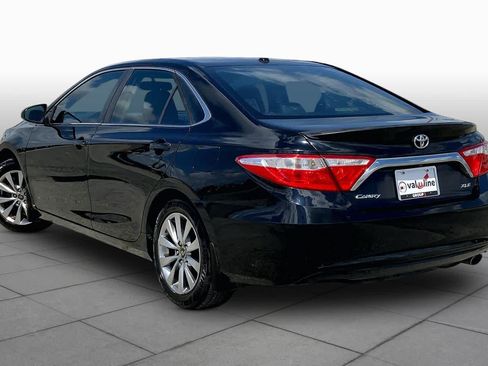 Used 2015 Toyota Camry XLE w/ Moonroof Package image 11