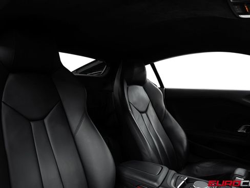 Used 2021 Audi R8 V10 w/ Premium Package RWD image 37