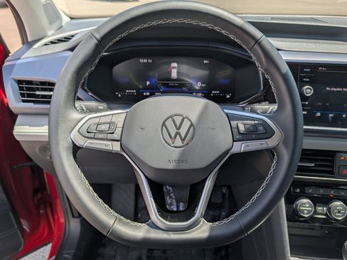 Certified 2024 Volkswagen Taos SE AWD/4WD image 30