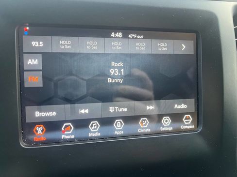 Used 2019 Jeep Cherokee Latitude w/ Popular Appearance Group image 11