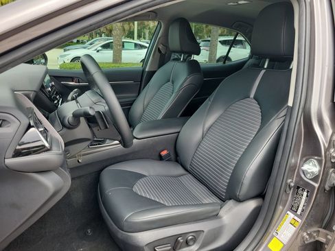 Used 2024 Toyota Camry SE FWD image 15