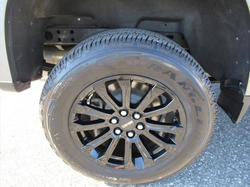 Used 2022 GMC Canyon Elevation w/ Trailering Package AWD/4WD image 8