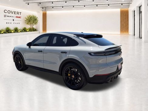 Used 2025 Porsche Cayenne Turbo GT AWD/4WD image 9