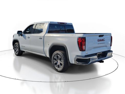 New 2026 GMC Sierra 1500 SLE w/ Preferred Package image 4